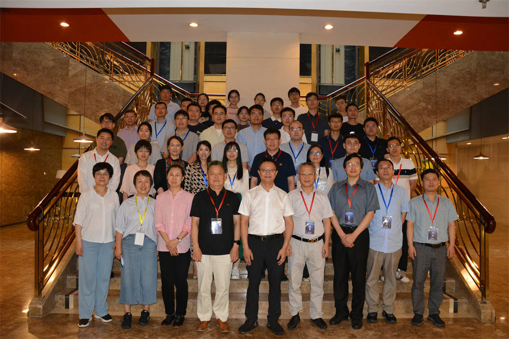 �������ֽ�ҵ�μӱ���ճ��ѧ���ʮ��챱��ճ�ӽ����꣨ѧ������̳